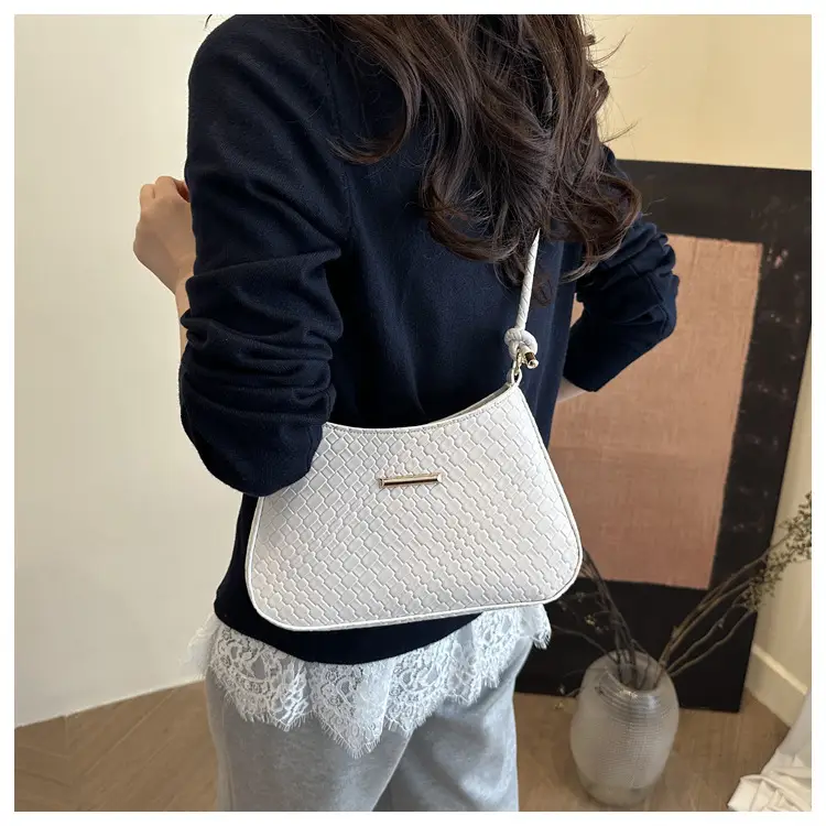 Red Korean Style Shoulder Bag for Women 2025 — feature 17