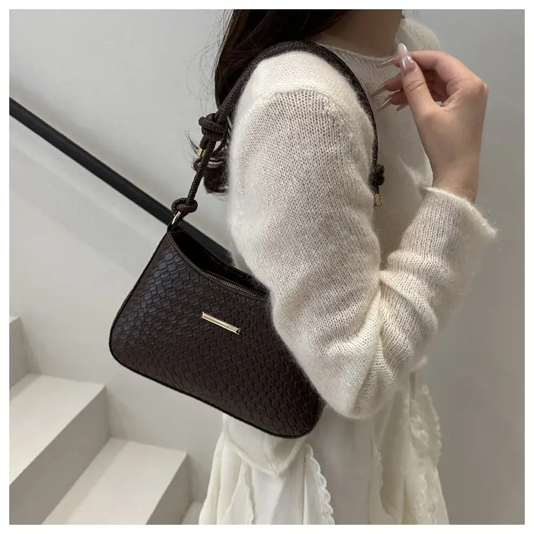Red Korean Style Shoulder Bag for Women 2025 — feature 32