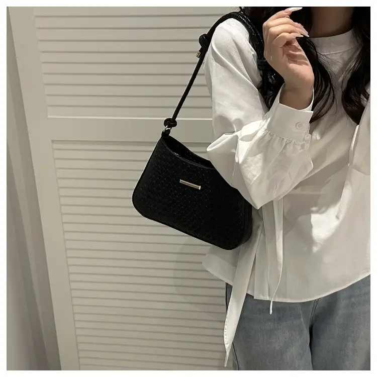 Red Korean Style Shoulder Bag for Women 2025 — feature 36