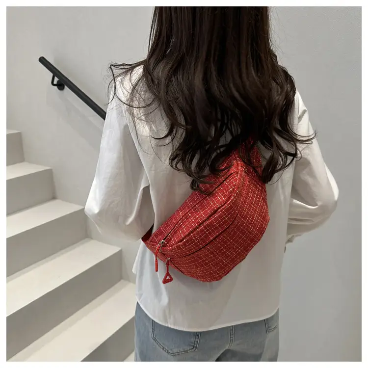 Red Textured Shoulder Bag for Women Spring 2025 — feature 22