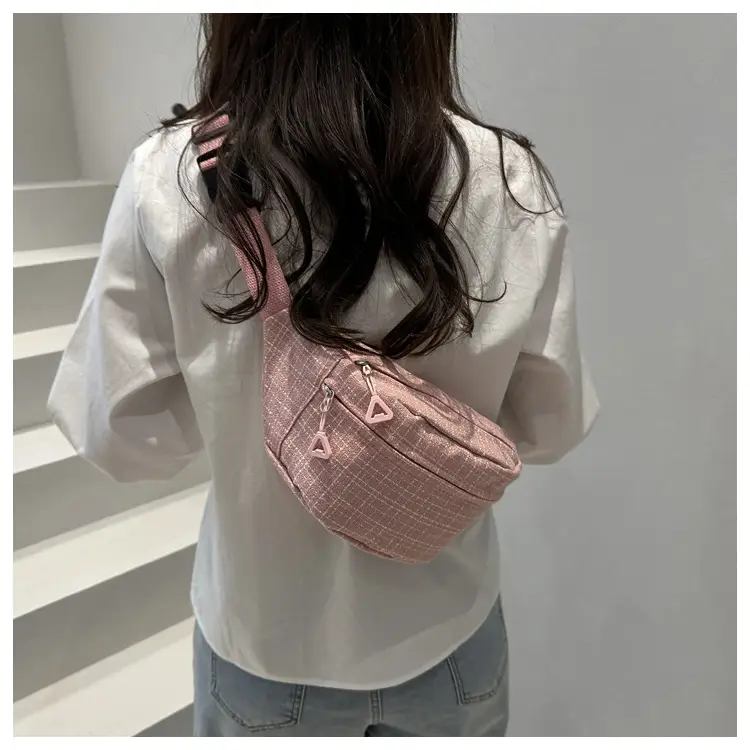 Red Textured Shoulder Bag for Women Spring 2025 — feature 26