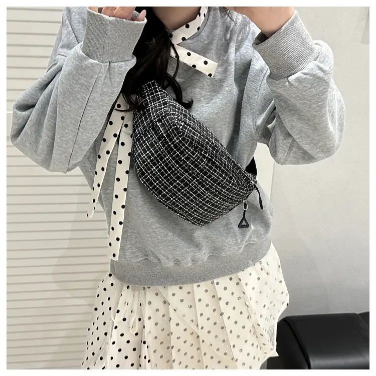 Red Textured Shoulder Bag for Women Spring 2025 — feature 31