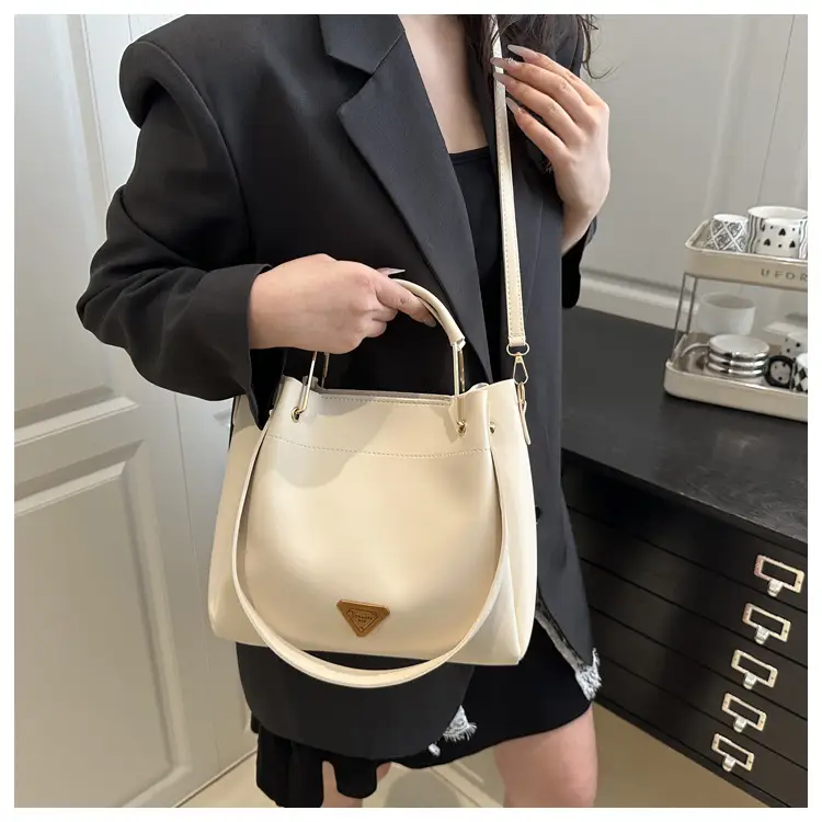 Women's 2025 New Arrival Bucket Bag Beige Leather — feature 11
