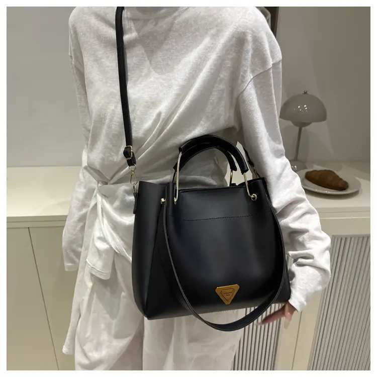 Women's 2025 New Arrival Bucket Bag Beige Leather — feature 19
