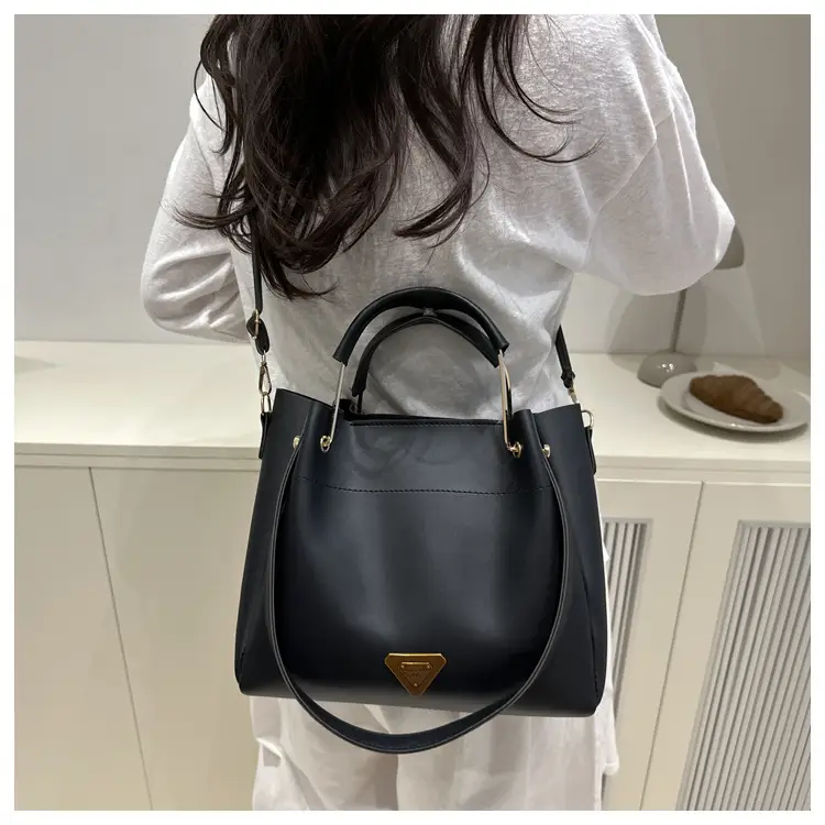 Women's 2025 New Arrival Bucket Bag Beige Leather — feature 21