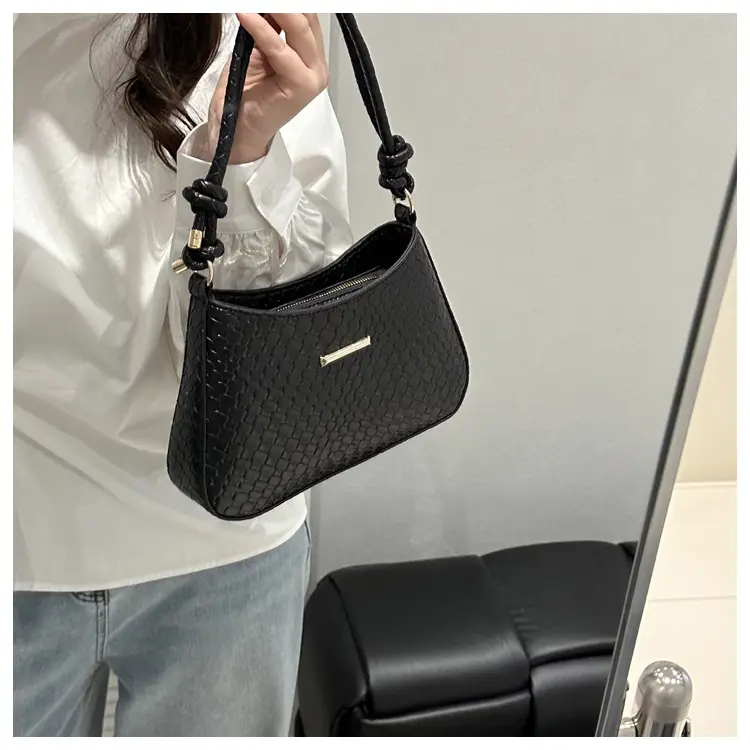 White Embroidered Shoulder Bag for Women 2025 Spring — feature 10