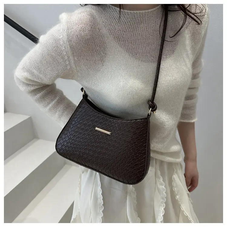 White Embroidered Shoulder Bag for Women 2025 Spring — feature 11