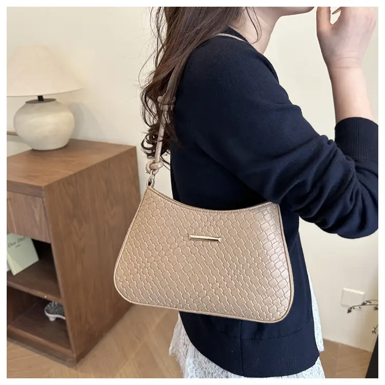 White Embroidered Shoulder Bag for Women 2025 Spring — feature 20