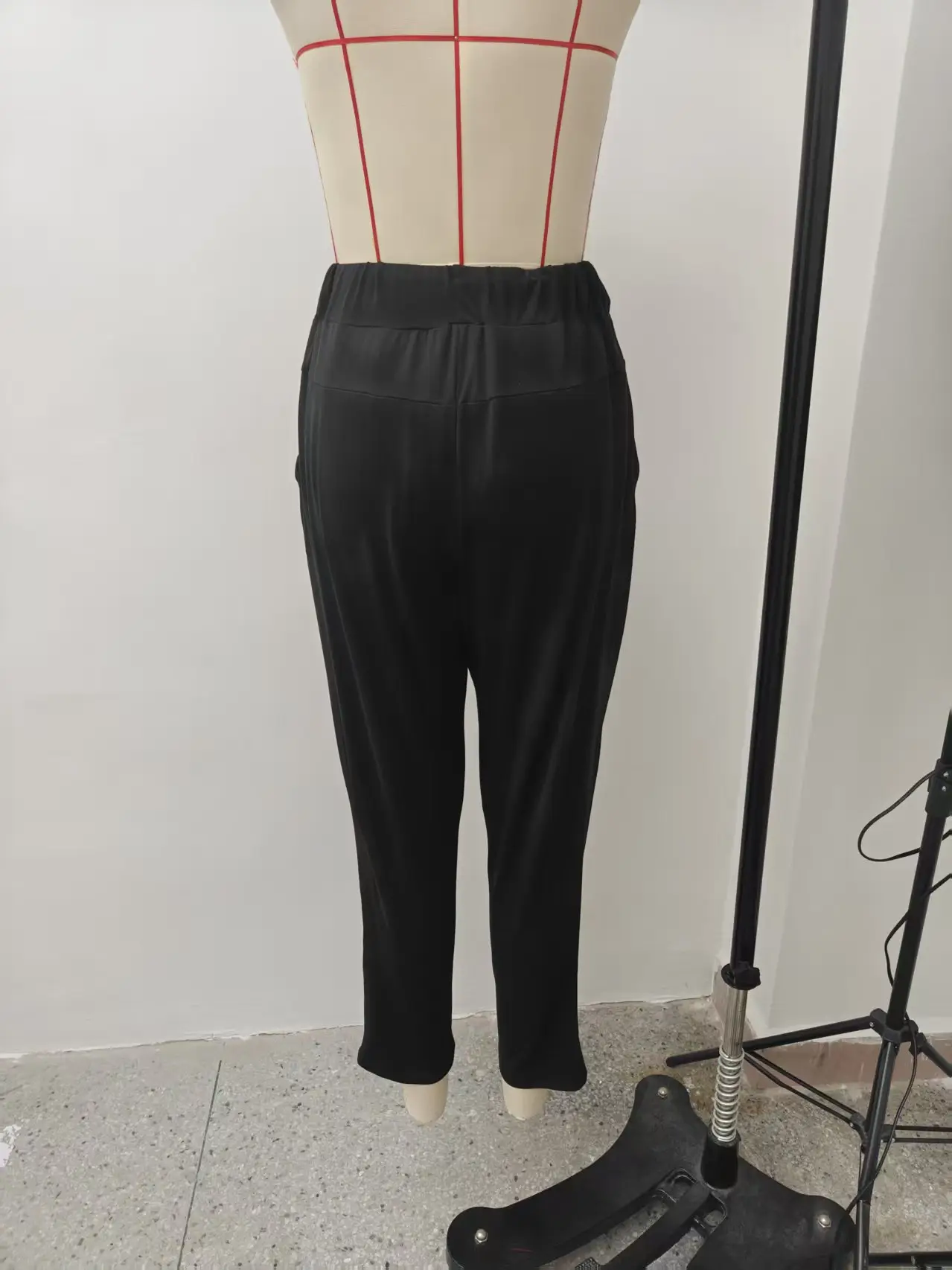 2025 Black Cotton Jogger Pants with Drawstring Waist — feature 3