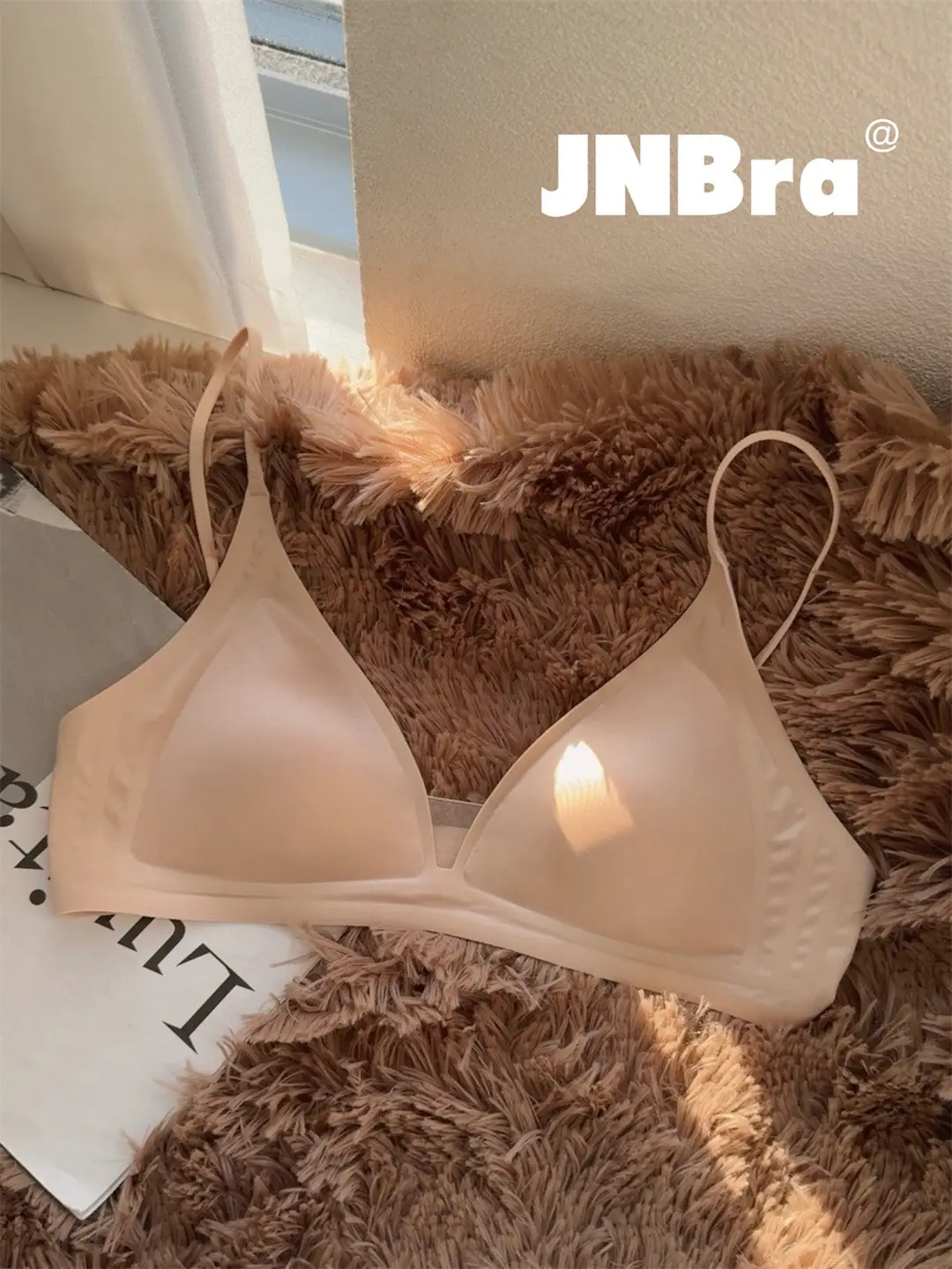 Original French Style Glow Satin Traceless Small Chest Underwear Women's Deep V-Neck Thin Shoulder Strap Thin Ringless Bra for Summer — feature 4