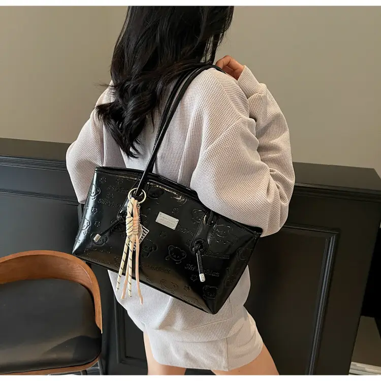 Black Cross-Border Large Shoulder Bag Women's 2025 — feature 27