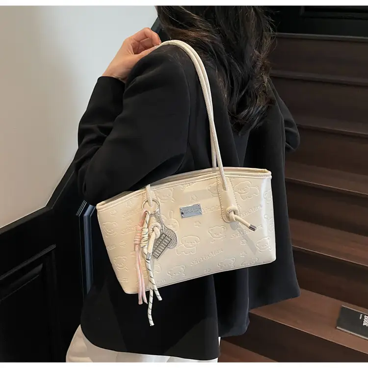 Black Luxury Shoulder Bag for Women 2026 Spring — feature 17