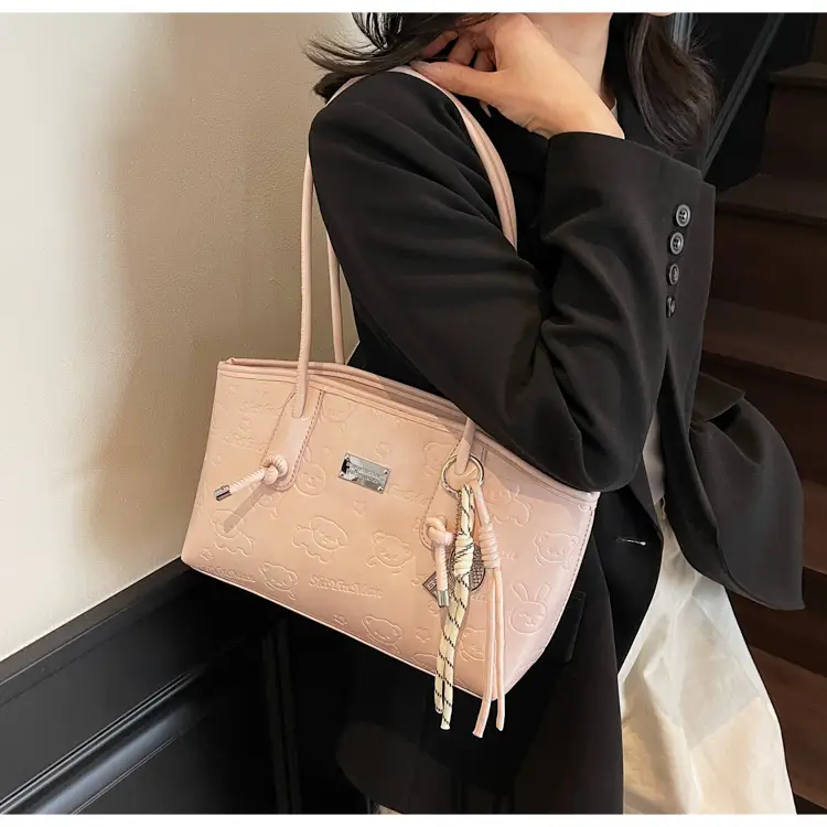 Black Luxury Shoulder Bag for Women 2026 Spring — feature 22