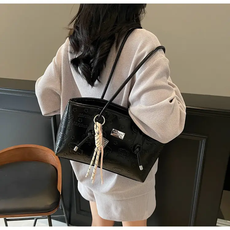Black Luxury Shoulder Bag for Women 2026 Spring — feature 27