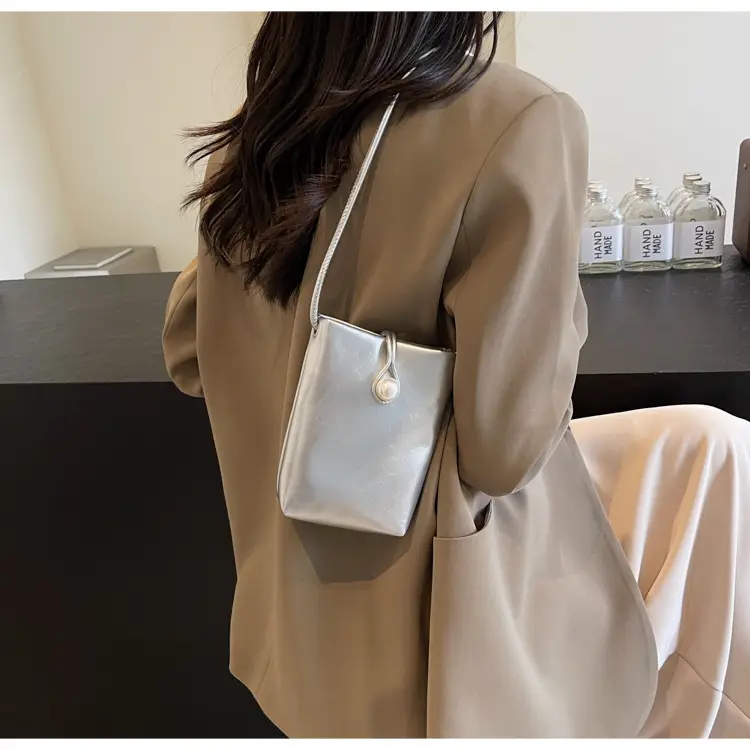Red Chinese Mini Underarm Bag Women — feature 13