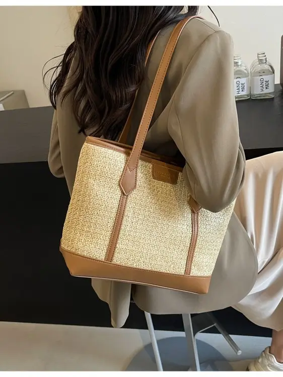 Women's Straw Crossbody Bag with Leather Trim - Image 4
