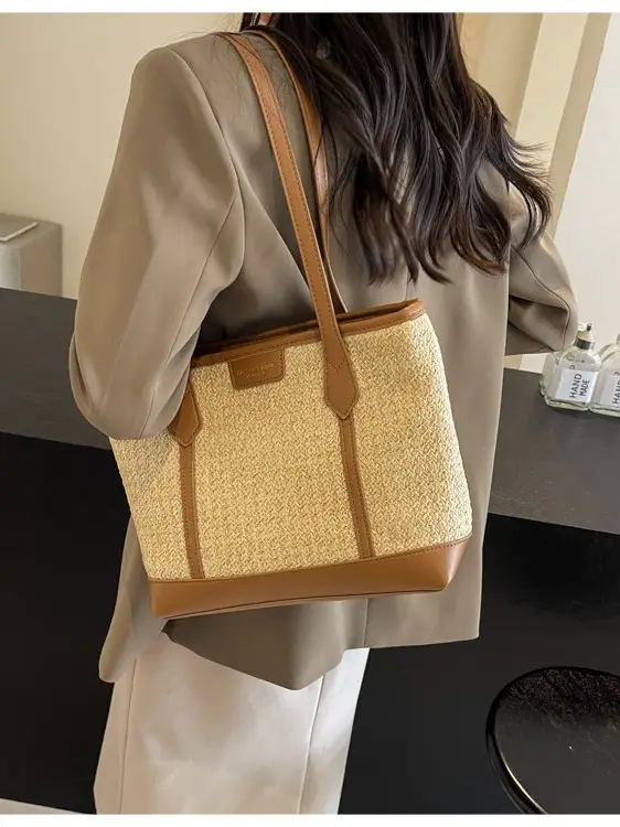 Women's Straw Crossbody Bag with Leather Trim - Image 5