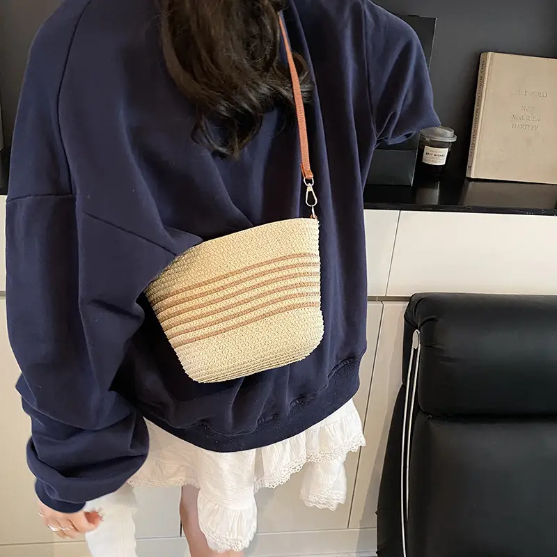 2025 Spring Woven Straw Mobile Phone Bag French Niche - Image 5