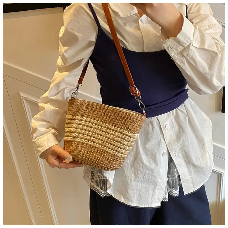 2025 Spring Woven Straw Mobile Phone Bag French Niche — feature 12