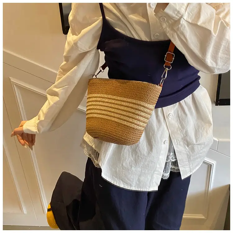 2025 Spring Woven Straw Mobile Phone Bag French Niche — feature 17