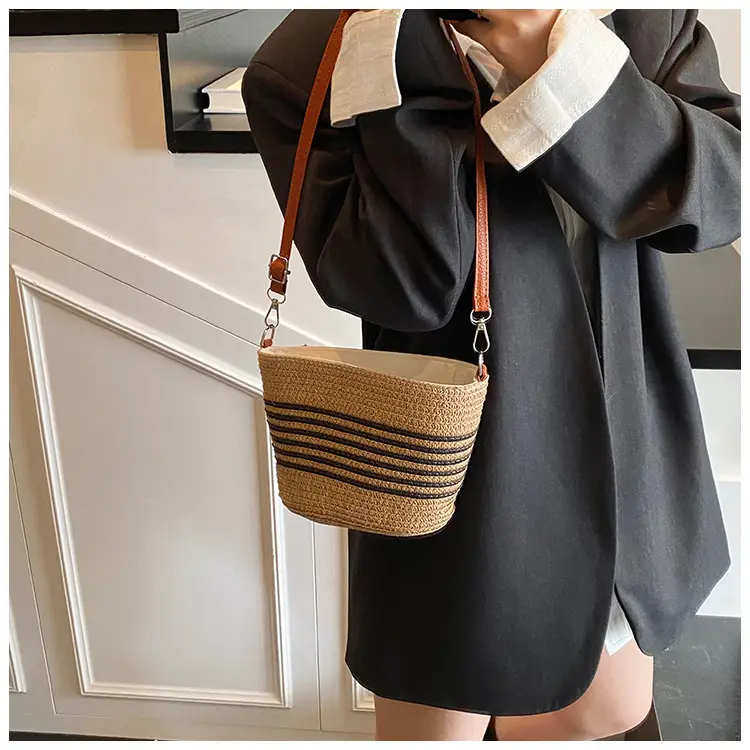 2025 Spring Woven Straw Mobile Phone Bag French Niche — feature 18