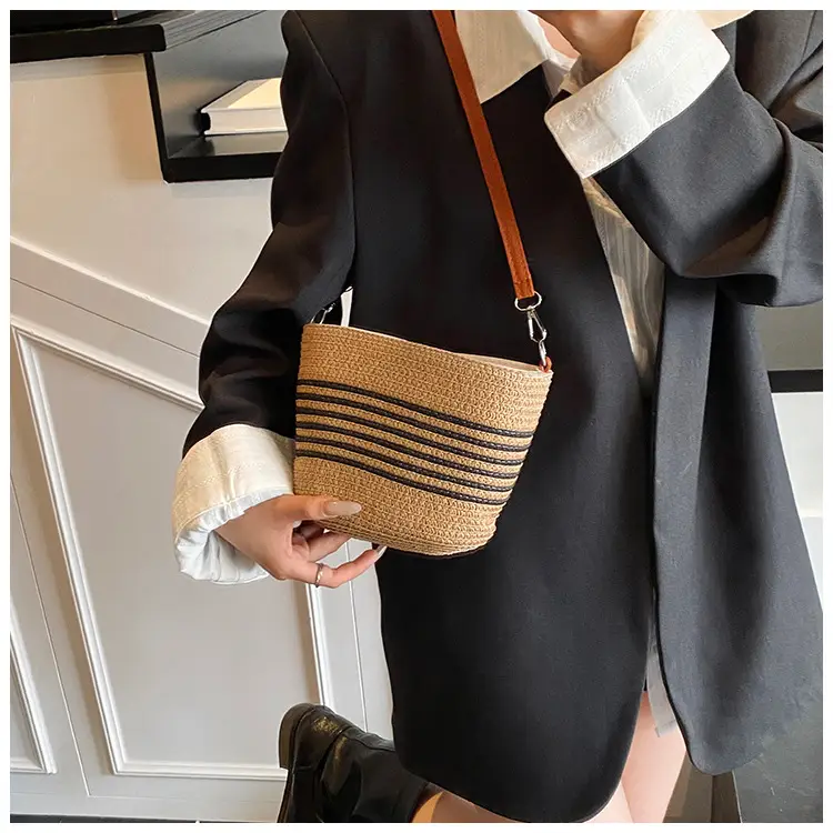 2025 Spring Woven Straw Mobile Phone Bag French Niche — feature 19