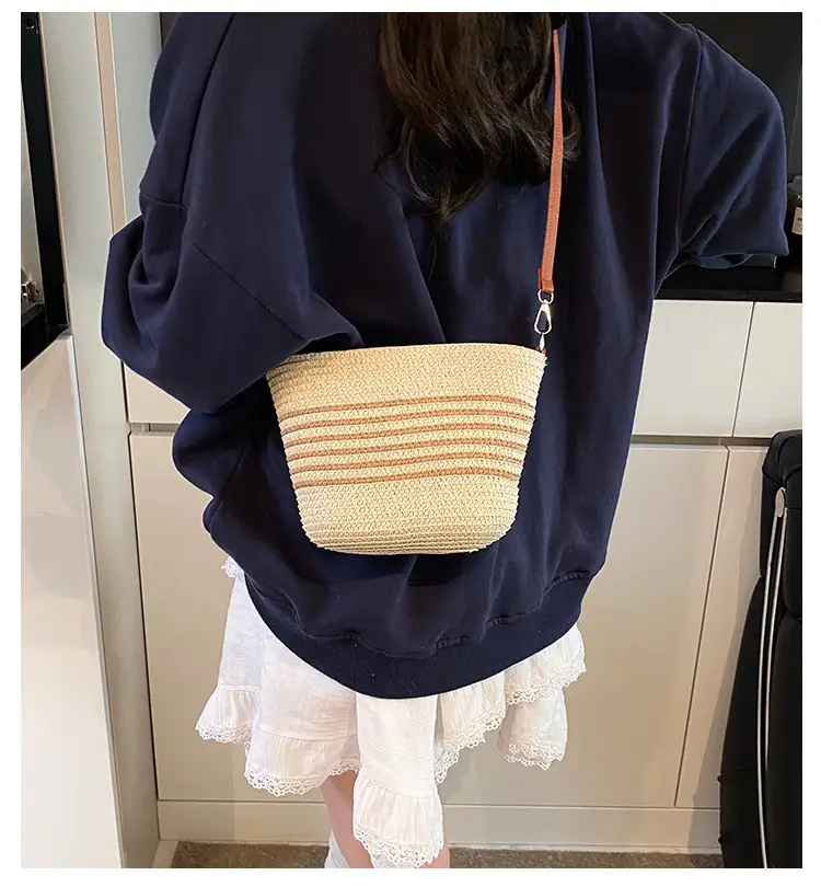 2025 Spring Woven Straw Mobile Phone Bag French Niche — feature 2
