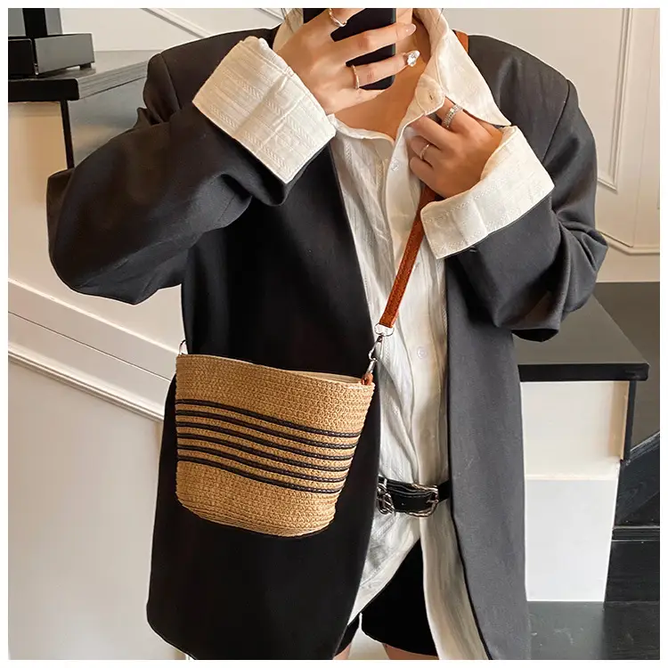 2025 Spring Woven Straw Mobile Phone Bag French Niche — feature 22