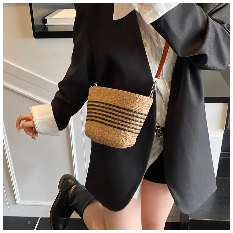 2025 Spring Woven Straw Mobile Phone Bag French Niche — feature 23