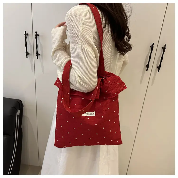 Red Ruffled Korean Style Shoulder Bag Large Capacity — feature 24