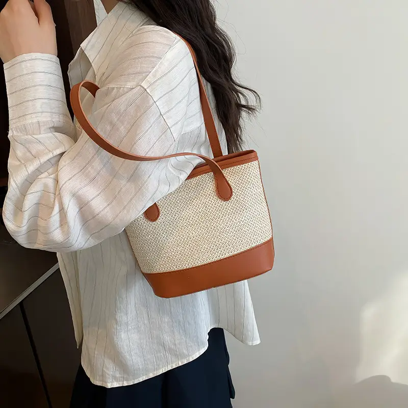 Large Capacity Women's Woven Shoulder Bag 2025 - Image 5