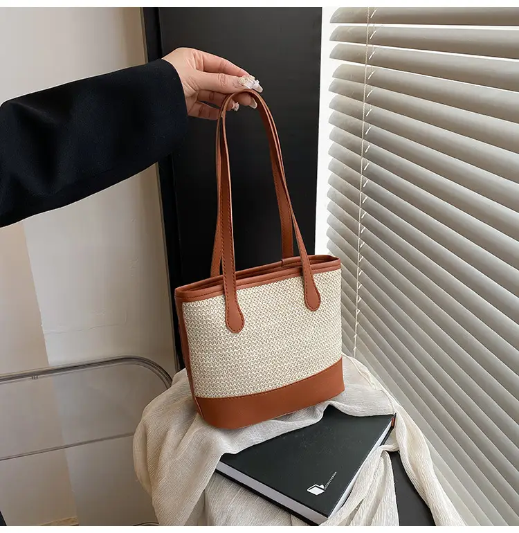 Large Capacity Women's Woven Shoulder Bag 2025 — feature 17