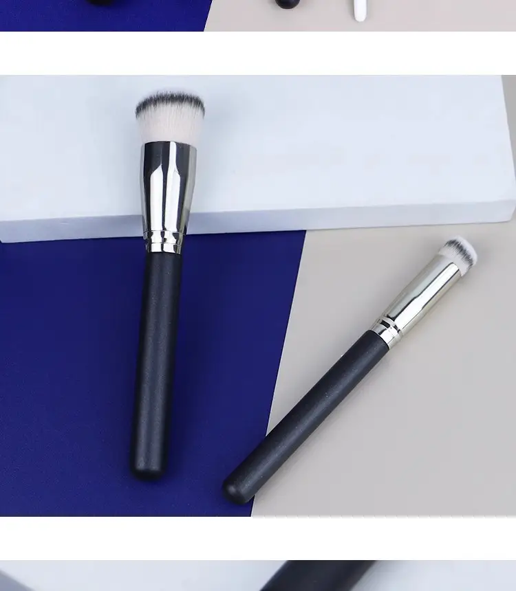Angled Concealer Brush with Stippling Design β feature 20