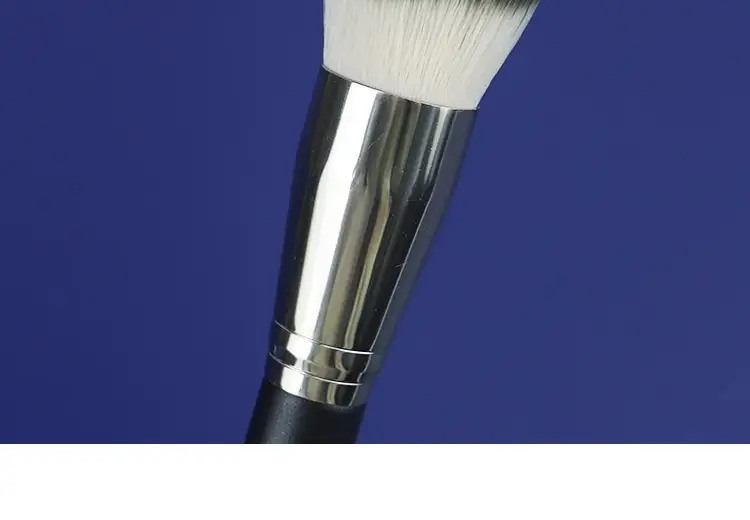 Angled Concealer Brush with Stippling Design β feature 22