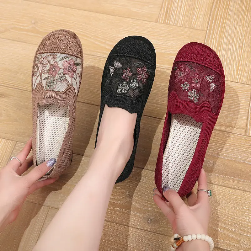Leap Month Mom Shoes Women's Lightweight Soft-Soled Summer Mesh Breathable Embroidered Shoes Old Beijing Cloth Shoes One-Leg Women's Shoes - Image 6