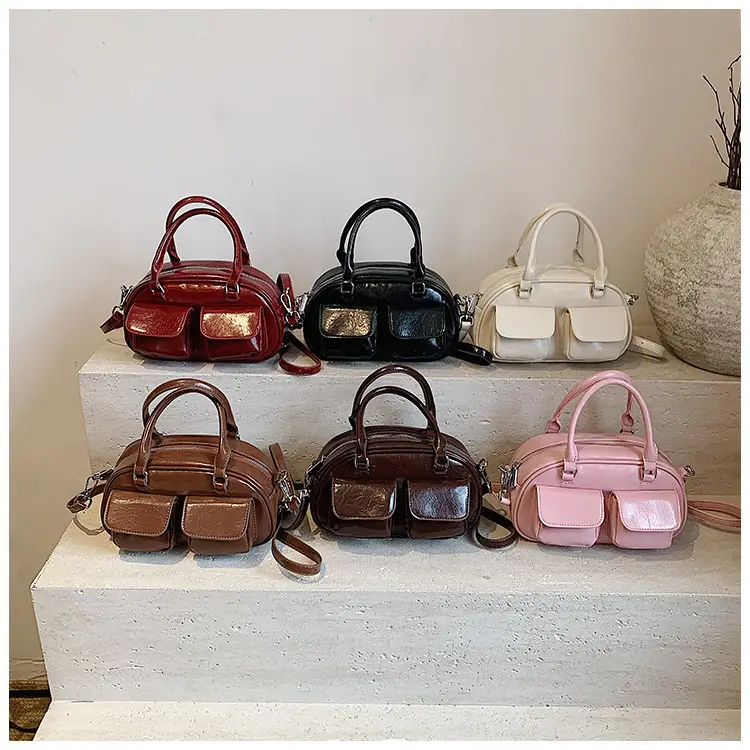 Red Retro Oil Wax Leather Shoulder Bag for Women — feature 1