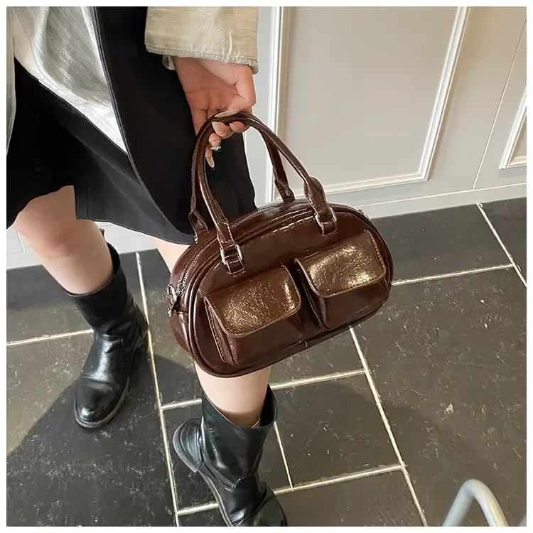 Red Retro Oil Wax Leather Shoulder Bag for Women — feature 20