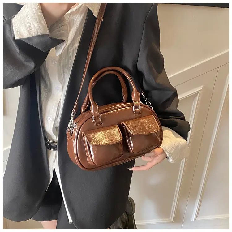 Red Retro Oil Wax Leather Shoulder Bag for Women — feature 24