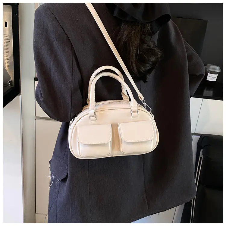 Red Retro Oil Wax Leather Shoulder Bag for Women — feature 26