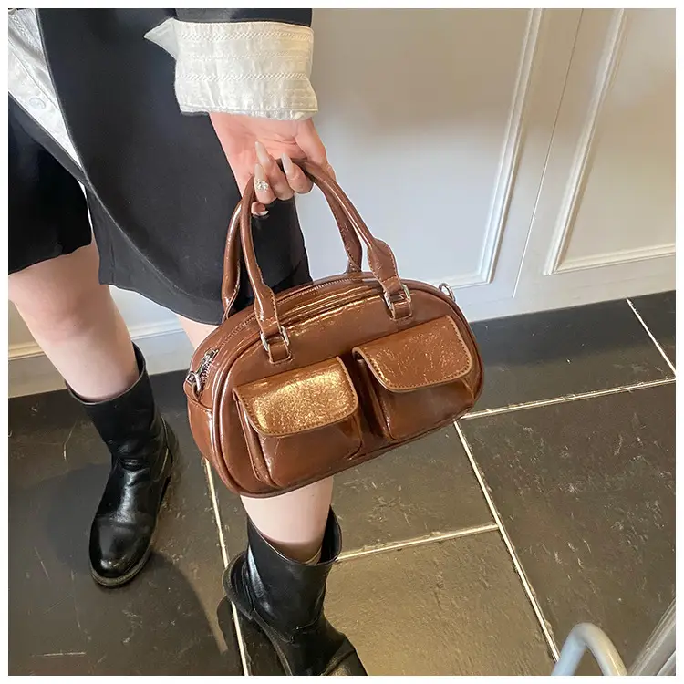 Red Retro Oil Wax Leather Shoulder Bag for Women