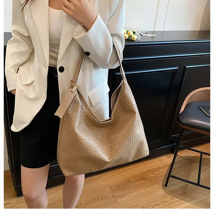 Women's Retro Style Shoulder Bag Tan 2025 — feature 16