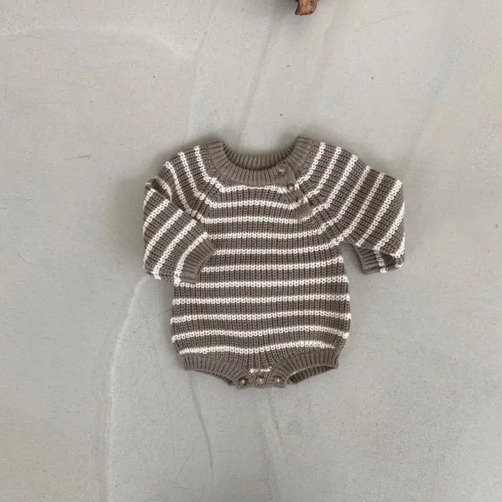 Striped Knitted Baby Boy Suit with Bow — feature 5