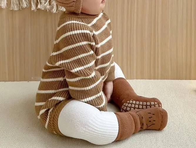 Striped Knitted Baby Boy Suit with Bow — feature 7
