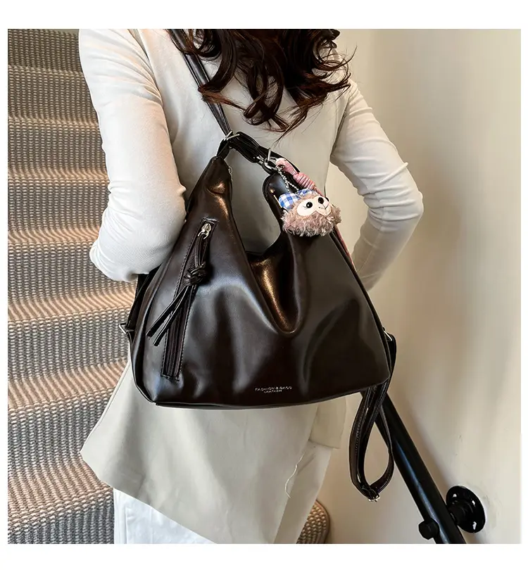 Women Large Capacity Soft Leather Shoulder Bag Tan 2025 — feature 1