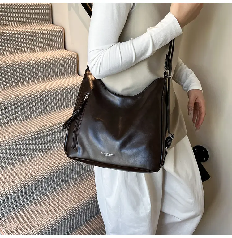 Women Large Capacity Soft Leather Shoulder Bag Tan 2025 — feature 10