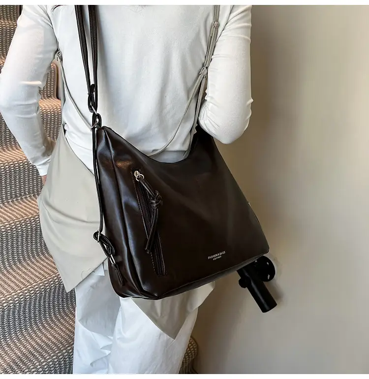 Women Large Capacity Soft Leather Shoulder Bag Tan 2025 — feature 11