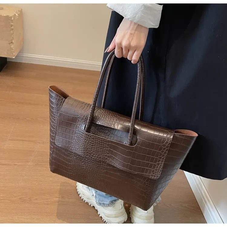 Brown Croc Leather Tote Bag for Women Large Capacity — feature 13