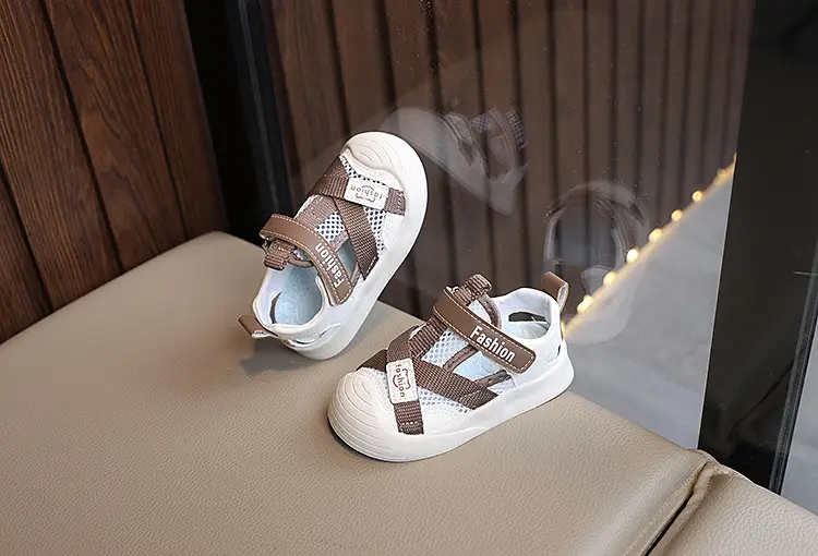 Baby Sandals Summer Hollow Breathable Mesh Sports Shoes — feature 3