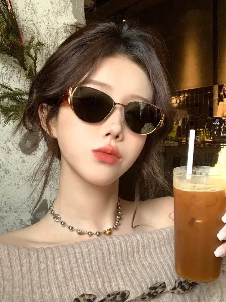 Women Sunglasses Black Metal Hawkbill Eye Shade — feature 1