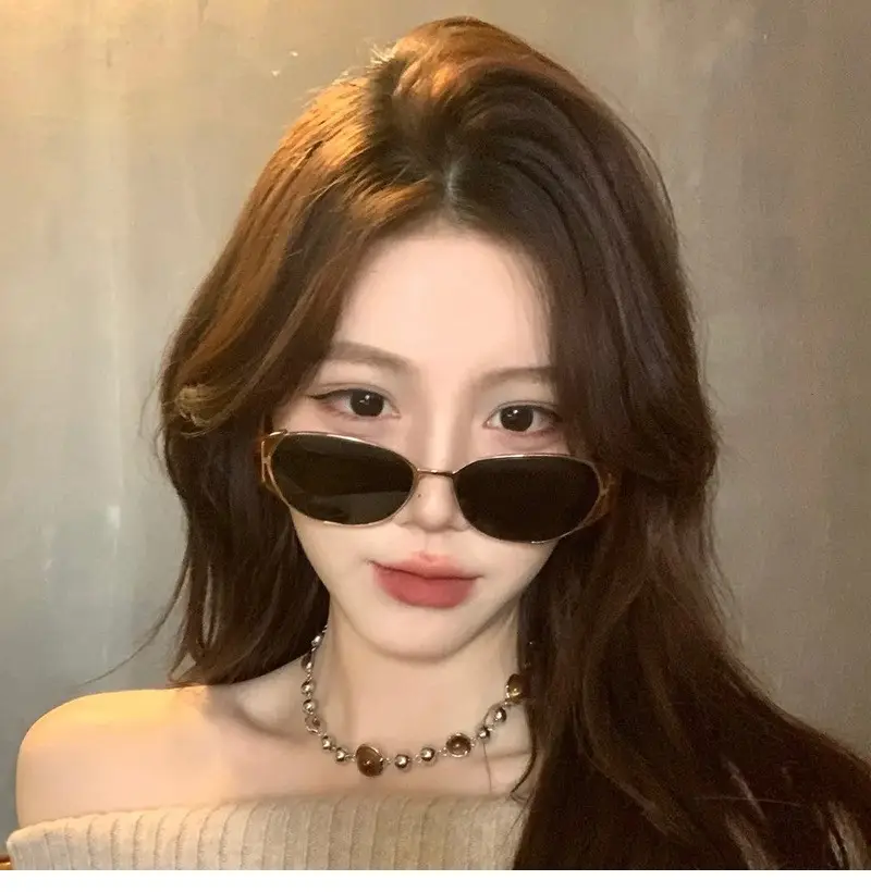 Women Sunglasses Black Metal Hawkbill Eye Shade — feature 7